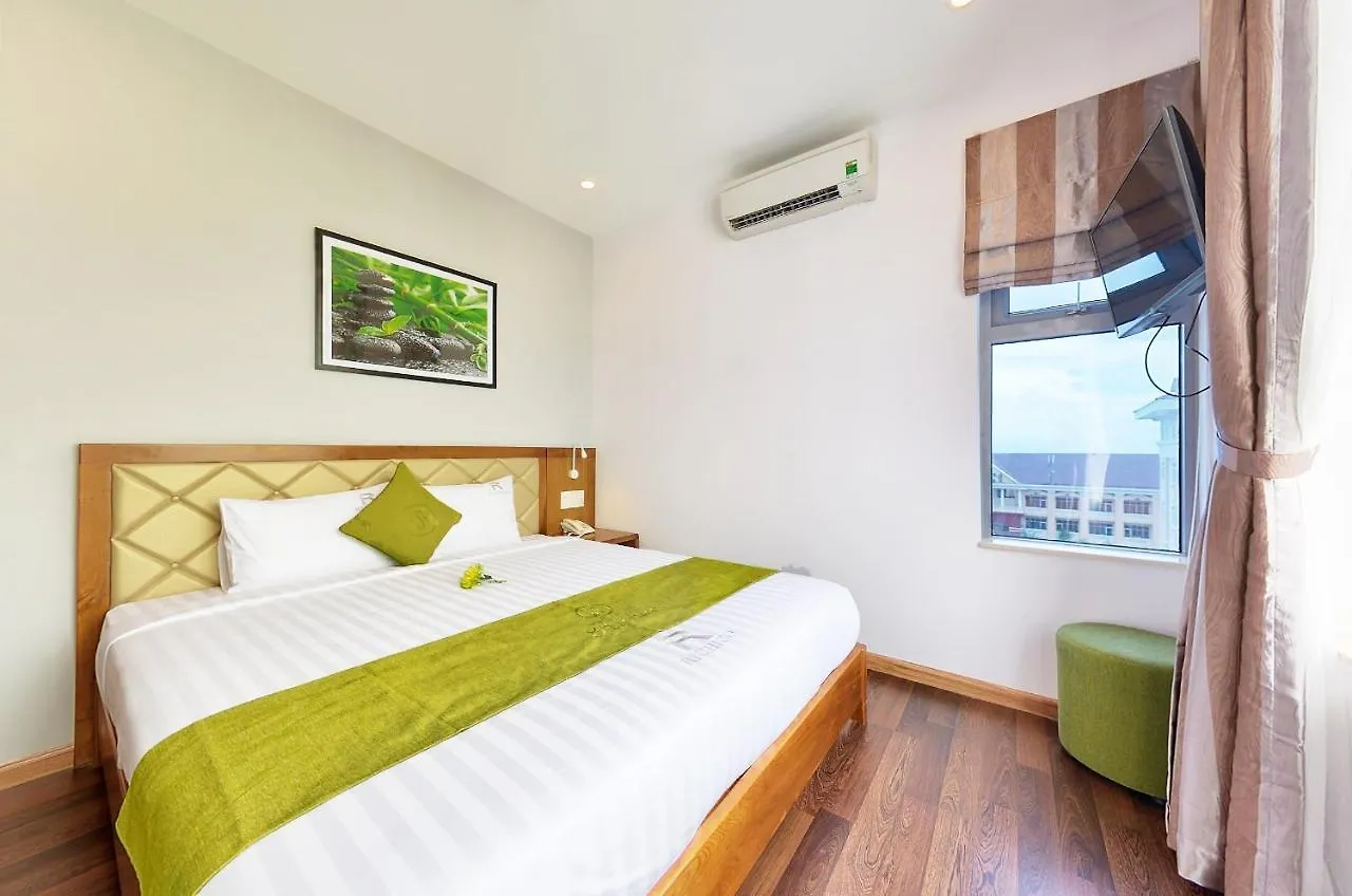 Hang Grand Danang Beach Hotel Da Nang