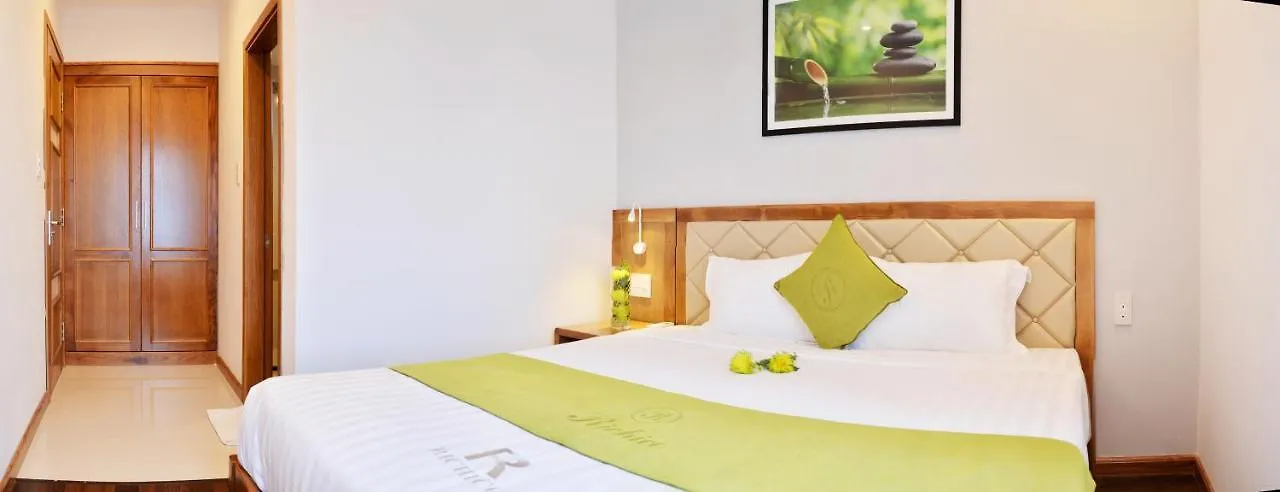 Hang Grand Danang Beach Hotel Da Nang
